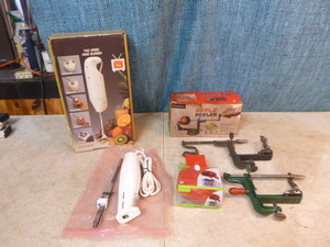 lot 104 image: Kitchen Items