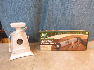 lot 105 image: Food Grinder and Jerky Cannon