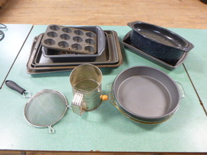 lot 112 image: Bakeware