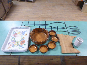 lot 113 image: Kitchen Items