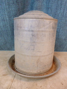 lot 129 image: Vintage Galvanized Chicken Waterer