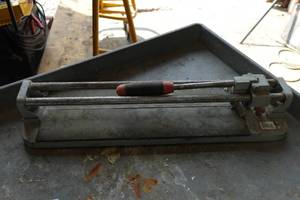 lot 355 image: Tile Cutter