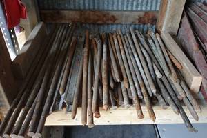 lot 357 image: Heavy Duty Support Stakes - 18-36