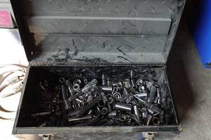 lot 366 image: Tool Box with Assorted Sockets - Craftsman, Husky