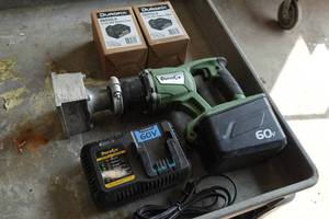 lot 376 image: Durofix Concrete Vibrator with Extra Batteries