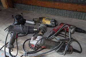 lot 401 image: Assorted Power Tools - Drill, Grinder, Heat Guns