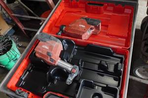 lot 402 image: Hilti TE DRS-6-A Dust Extractors