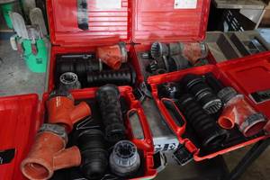 lot 409 image: 4 Hilti TE DRS-B Dust Extractors