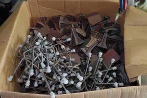 lot 418 image: Assorted Concrete Chairs and Supports