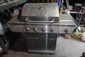 lot 429 image: Nexgrill Stainless Propane Grill