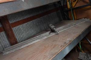 lot 455 image: 8 Concrete Float