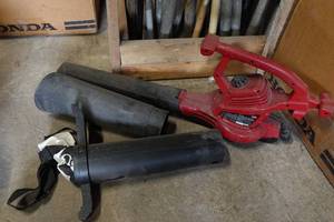 lot 839 image: Toro Electric Leaf Blower