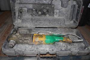 lot 267 image: DeWalt DW124 12 Right Angle Drill