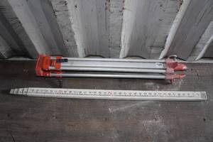 lot 224 image: Aluminum Level Tripod and Target Stick