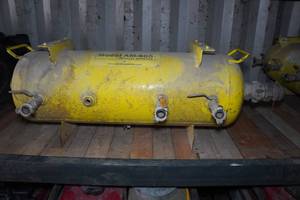 lot 223 image: Airrex AM-800 15 Gallon Manifold