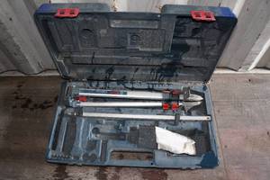 lot 268 image: Bosch Aluminum Laser Tripod and Hard Case