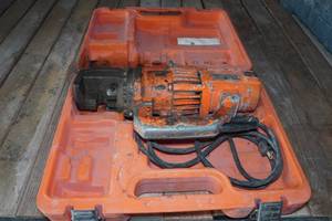lot 281 image: Diamond DC-20WH Rebar Cutter