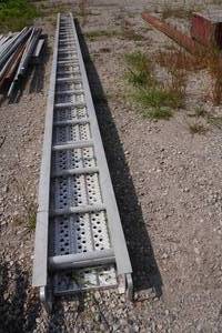 lot 190 image: Big Daddy 31424 Aluminum Scaffold Stage