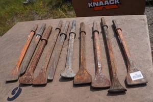 lot 654 image: Large Chipping Bits