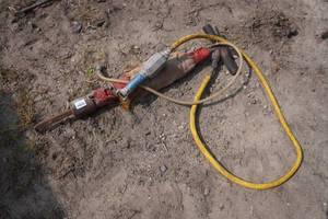 lot 646 image: Heavy Duty Air Chipping Hammer
