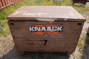 lot 191 image: Knaack Job Box