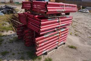 lot 174 image: 5 Tall Scaffold Uprights