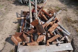lot 180 image: Scaffold Leveling Jacks with Bases