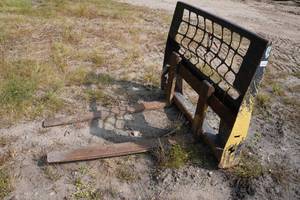 lot 157 image: Skid Steer Forks