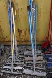 lot 670 image: Concrete Spreaders