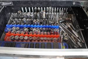 lot 228 image: Sockets and Ratchets - 12 Drive