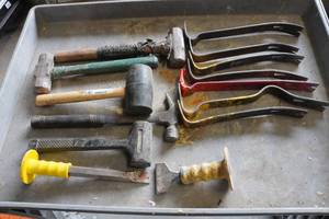 lot 506 image: Mallets, Chippers, and Pry Bars