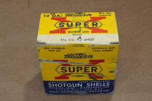 lot 468 image: 25 Western Super-X 12 Ga 2-34 4 Shot Shotshells
