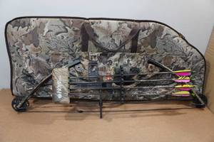 lot 2F image: Hoyt Intruder RH Compound Bow with Arrows and Case
