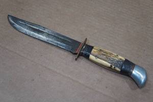 lot 17 image: Vintage Stag Handle Knife