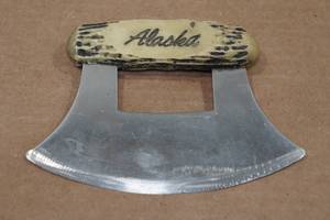 lot 22 image: Alaskan Factory Ulu Arctic Knife