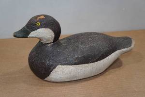 lot 27 image: MN Carver Don Boise Vintage Hand Carved Duck
