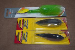 lot 41 image: South Bend Trophy Tail Jr and 2 Johnson Silver Minnow Lures