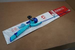 lot 46 image: Zebco Splash Youth Fishing Pole