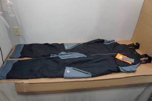 lot 131 image: Blackfish Endure Waterproof Bibs - Large