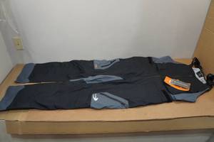 lot 132 image: Blackfish Aspire Waterproof Bibs - Medium