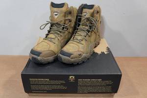 lot 136 image: Irish Setter Vaprtrek Mens 8 Hunting Boots Style A2815 - Size 10.5
