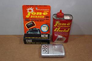 lot 190 image: Vintage Hand Warmer and Accessories