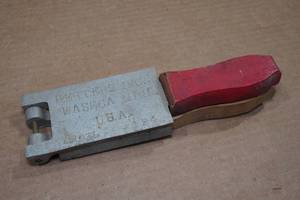 lot 201 image: Vintage Herters Inc Lead Sinker Mold