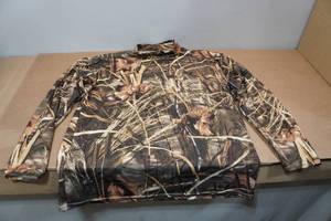 lot 238 image: Camo Long Sleeve Shirt - XXL