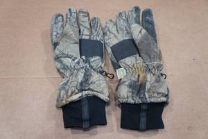 lot 242 image: Realtree Waterproof Gloves - Large