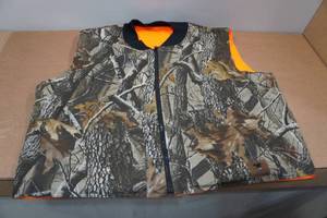 lot 244 image: Mad Dog Reversible Vest - 2XL