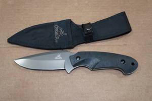 lot 256 image: Gerber Fixed Blade Hunting Knife