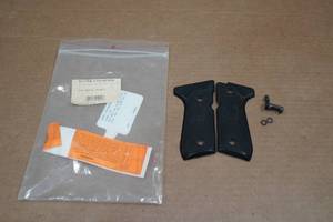 lot 270 image: Beretta 92FS Grips