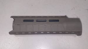 lot 122 image: Magpul AR Hand Guard