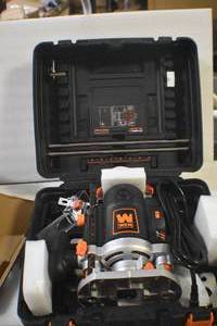 lot 32 image: Router